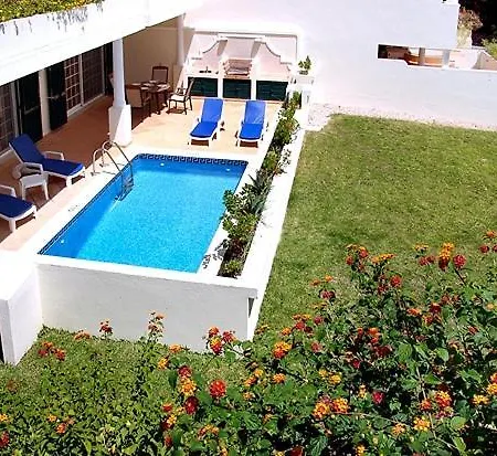 Apartmán Sleeps 4 Pool Air Con T480235